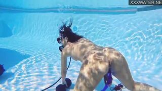Lana Tanga shows underwater orgasms to you