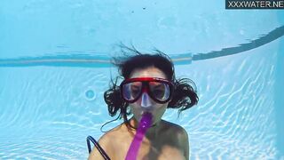 Lana Tanga shows underwater orgasms to you