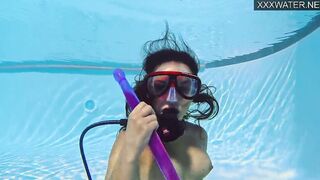 Lana Tanga shows underwater orgasms to you