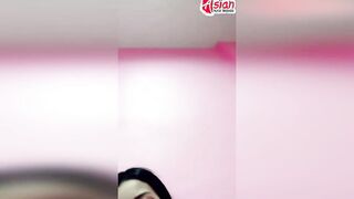 Incredible women from Thailand masturbates with toy