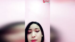 Incredible women from Thailand masturbates with toy
