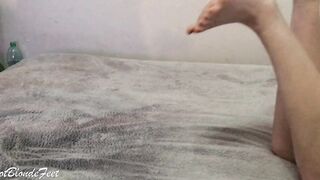 Beauty Red Nails - Miley Grey