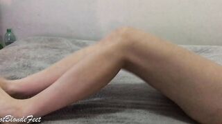 Beauty Red Nails - Miley Grey