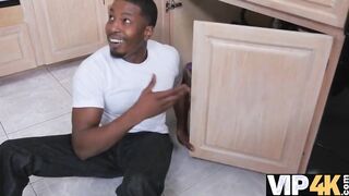 VIP4K. African-haired stunner forgets about husband