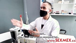 CLAUDIA VALENZUELA - Pregnant woman gets nailed by a weird gynecologist. Is he really a doctor? / Pregnant woman is penetrated by a rare gynecologist. Is that man really a doctor?