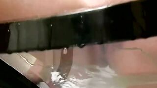 Solo blonde pee Goddess pumps her booty