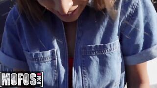 Mofos – Jordi Helps Great Hot Tourist Kinuski And As A Thank You She Fucks His Brains Out