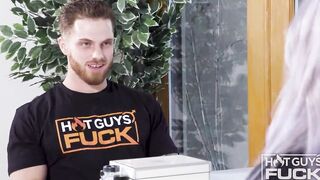Fit 19 Year Old Dustin Scores New PAWG Halle