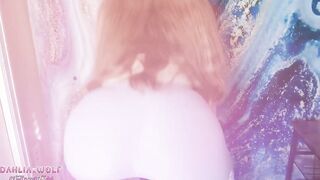 hot bimbos grinds and twerks into pants