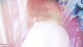 hot bimbos grinds and twerks into pants