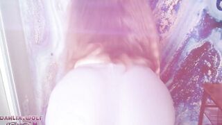 hot bimbos grinds and twerks into pants