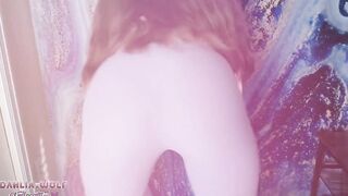 hot bimbos grinds and twerks into pants