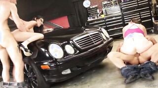 Perfect Dava Fox And Sara Jay Plowed two Strangers Inside A Garage!
