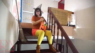 HALLOWEEN 2021 – Velma Dinkley inside Yellow tights – SCOOBY DOO