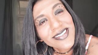 Punjab bimbo wearing african lipstick wants her lips and tongue rapped around your cock and taste your lips | close up | bondage