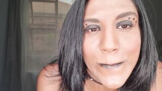 Punjab bimbo wearing african lipstick wants her lips and tongue rapped around your cock and taste your lips | close up | bondage