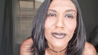 Punjab bimbo wearing african lipstick wants her lips and tongue rapped around your cock and taste your lips | close up | bondage
