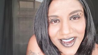 Punjab bimbo wearing african lipstick wants her lips and tongue rapped around your cock and taste your lips | close up | bondage