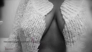 Hispanic gf Farah Lina exposes her Long boobies