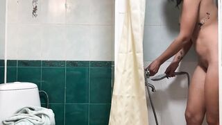Lusty bimbos masturbates inside the shower
