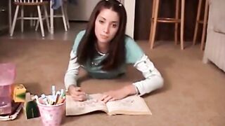 Teens pokes crayon in her tight little twat