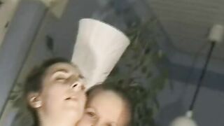 Lesben lecken sich zum Orgasmus
