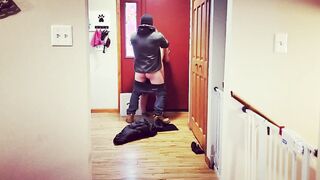 Caught Cheating! Wifey flashes and fucks the deliveryman