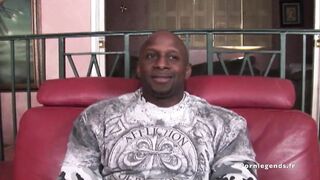 Asia Zo: chinese 18 Year Old Takes A Humongous African Dick Inside Her Holes