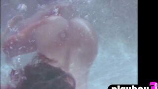 Bug melons Latin milf Karin Taylor posed totally nude after Hot swimming
