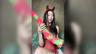 Babe Devil Hotkinkyjo fucks her butt with a big toy & prolapse