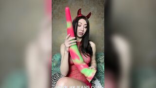 Babe Devil Hotkinkyjo fucks her butt with a big toy & prolapse