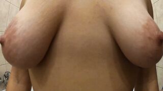 Soak nipple blowing into shower