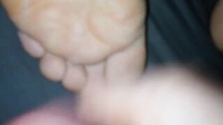 Boned her vagina and cum on her foot