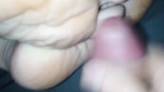 Boned her vagina and cum on her foot