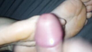Boned her vagina and cum on her foot