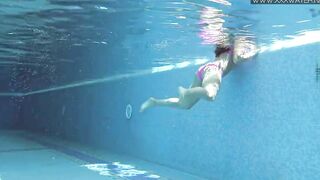 Jessica Lincoln enjoying being nude into the pool