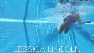 Jessica Lincoln enjoying being nude into the pool