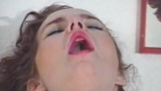 Turned On Hottie likes it when she gets her soak pussy juicy vagina