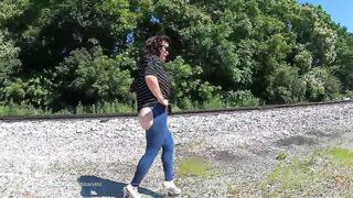 Buttless jeans walkabout