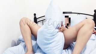I Love Humping and Rubbing my Twat on Pillow till Orgasm