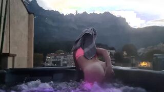 Curvy 19 Year Old Masturbation Vagina Till Orgasm Into The Jacuzzi