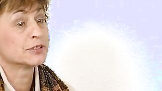 Omi Gudrun ist von alles Sex Toys ueberzeugt