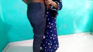 Noukarani ko paise dekar choda