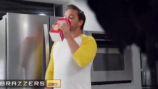 Brazzers - Sybil Stallone Gets Distracted from her Chores by her Stepson's Kyle Mason Huge Thick Dick