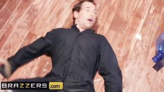 Brazzers - Long Tit Office Bimbo Nicolette Shea Gets Screwed