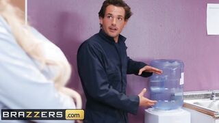 Brazzers - Long Tit Office Bimbo Nicolette Shea Gets Screwed