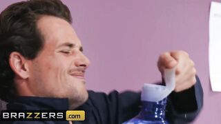 Brazzers - Long Tit Office Bimbo Nicolette Shea Gets Screwed