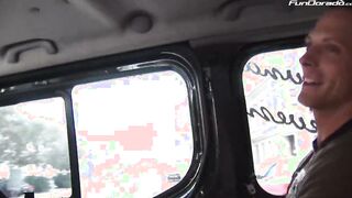 Veronika 21Jahre fickt mit deutschem Typ im Bumsbus