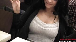 Fick Date im Burger Laden mit 18j Teens Schlampe Julia