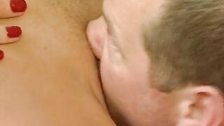 Blonde Cougar auf der Casting Couch weggeflammt